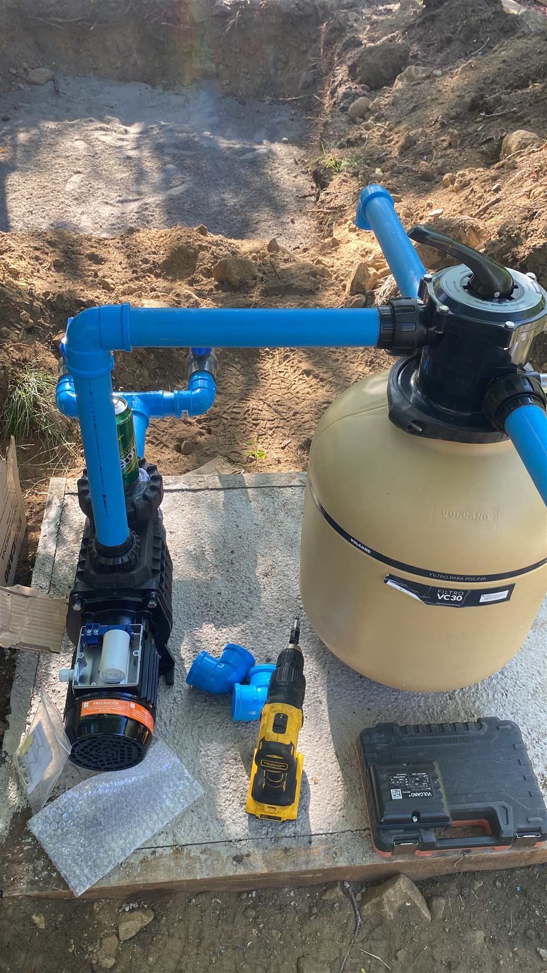 Instalación de sistema de filtrado de piscina
